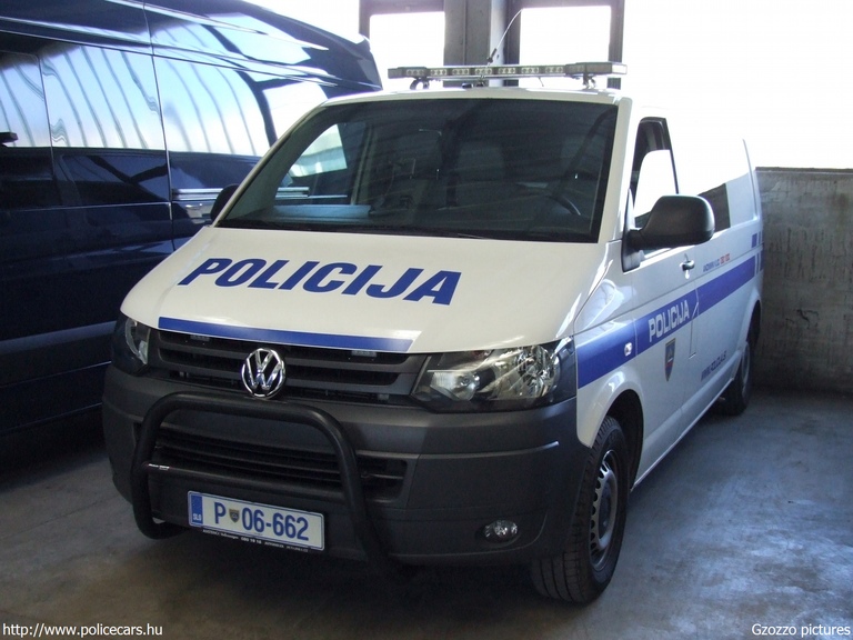 Volkswagen Transporter T5 Facelift, fotó: Gzozzo pictures
Keywords: szlovén Szlovénia rendőr rendőrautó rendőrség P06-662 police policecar Slovenia slovenian