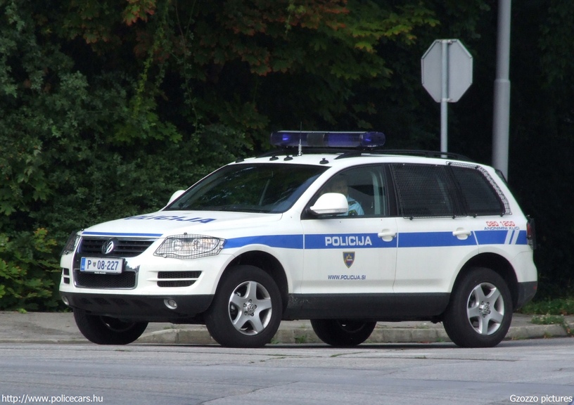 Volkswagen Touareg, fotó: Gzozzo pictures
Keywords: szlovén Szlovénia rendőr rendőrautó rendőrség police policecar Slovenia slovenian