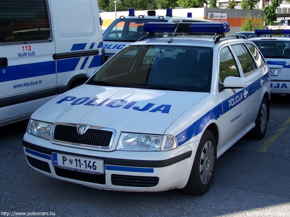 Skoda Octavia Tour, fotó: Döbrentei Balázs
Keywords: szlovén Szlovénia rendőr rendőrautó rendőrség police policecar Slovenia slovenian