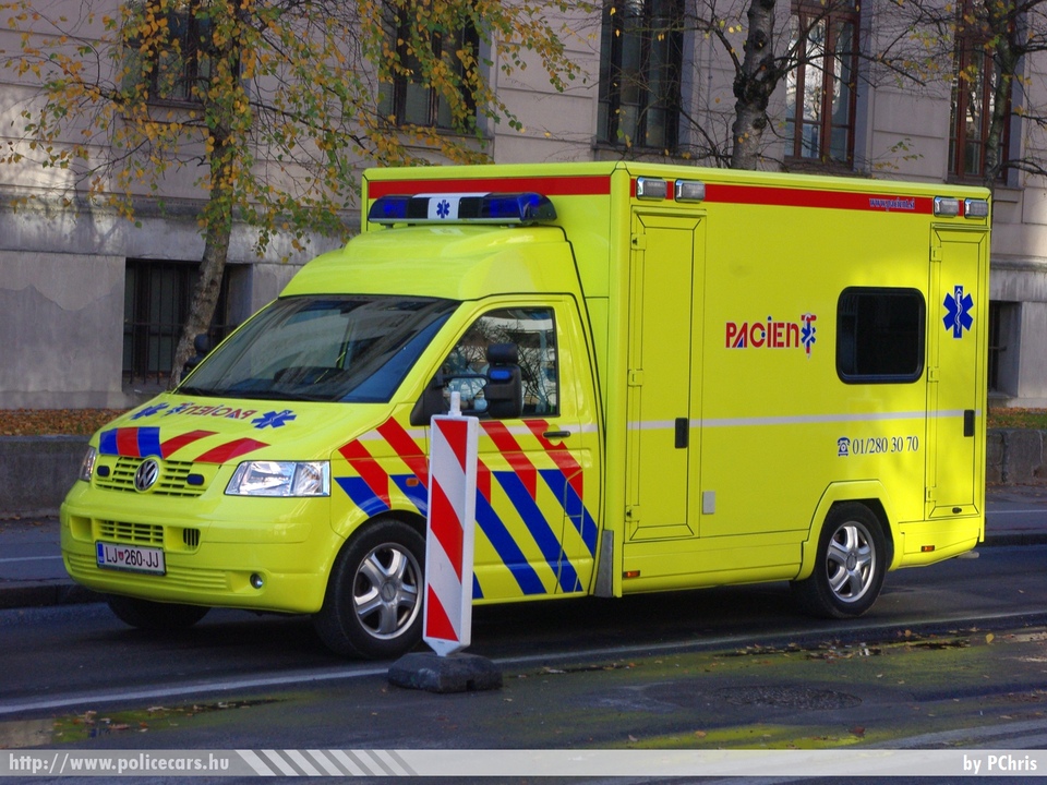 Volkswagen Transporter T5, Ljubljana, fotó: PChris
Keywords: mentő mentőautó szlovén Szlovénia ambulance Slovenia slovenian