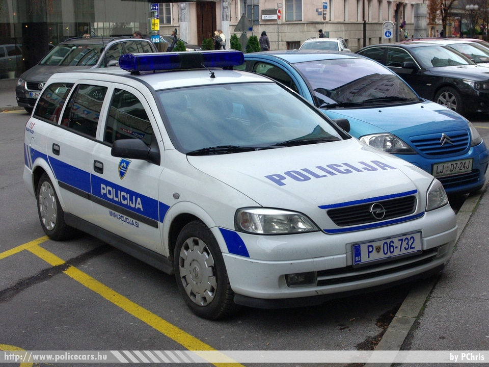 Opel Astra G Caravan, fotó: PChris
Keywords: szlovén Szlovénia rendőr rendőrautó rendőrség Slovenia slovenian police policecar