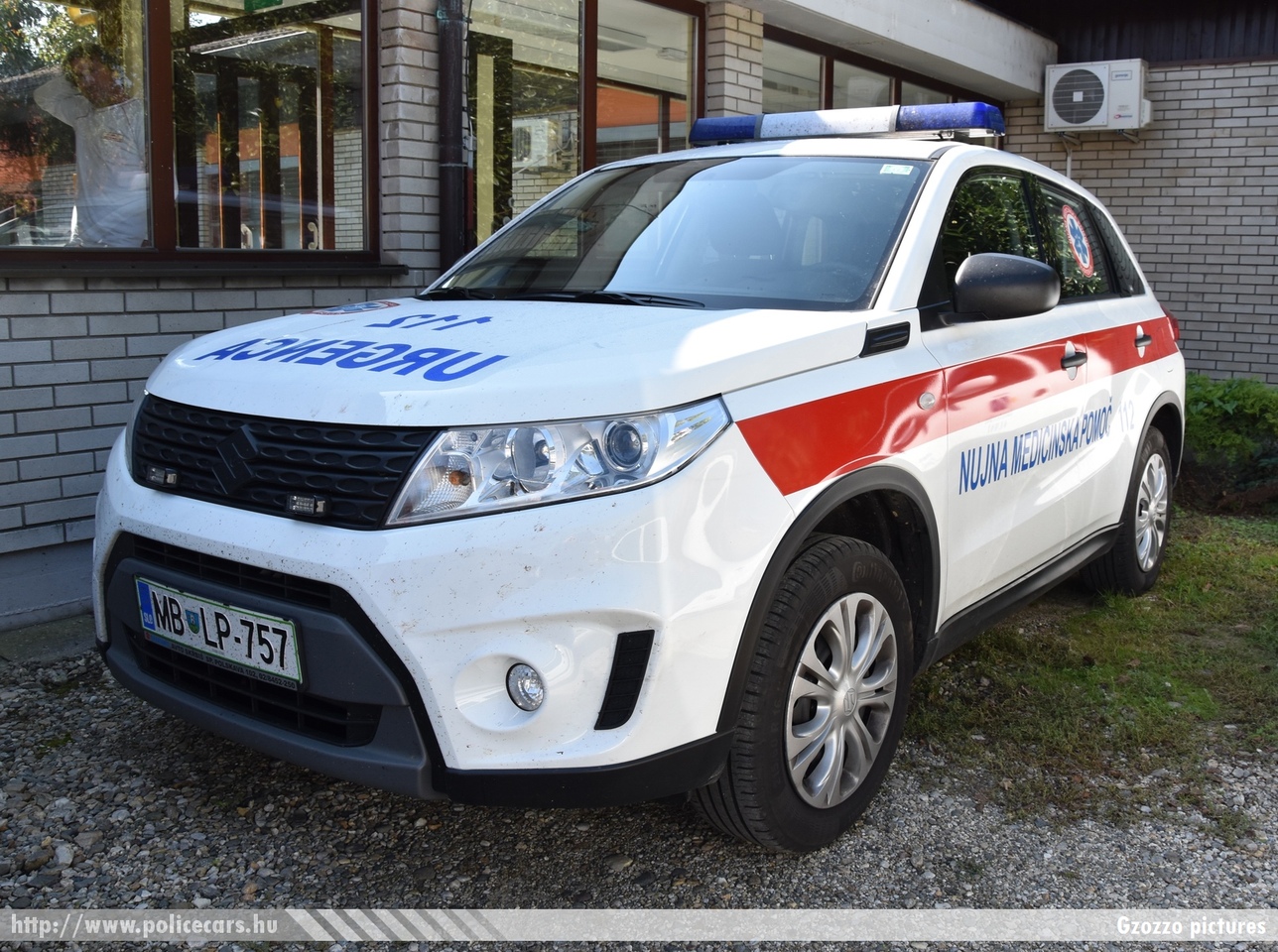 Suzuki Vitara, Ormoz, fotó: Gzozzo pictures
Keywords: szlovén Szlovénia mentő mentőautó Slovenia slovenian ambulance