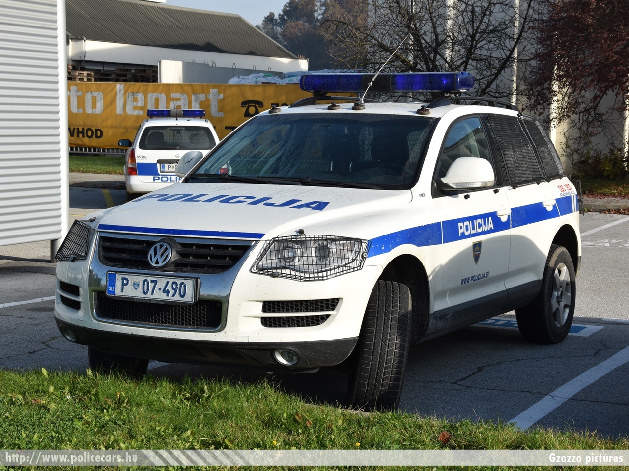 Volkswagen Touareg, fotó: Gzozzo pictures
Keywords: szlovén Szlovénia rendőr rendőrautó rendőrség police policecar Slovenia slovenian