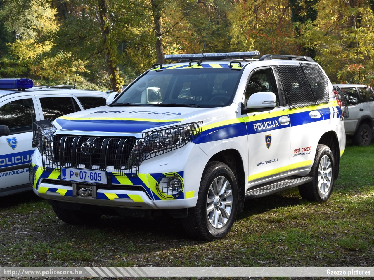 Toyota Land Cruiser, fotó: Gzozzo pictures
Keywords: szlovén Szlovénia rendőr rendőrautó rendőrség police policecar Slovenia slovenian