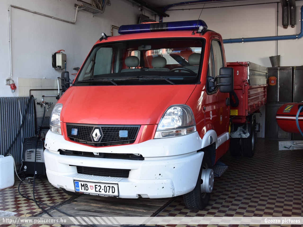 Renault Mascott 120.65, Maribor, fotó: Gzozzo pictures
Keywords: szlovén Szlovénia tûzoltóautó tûzoltóság tûzoltó slovenian Slovenia fire firetruck