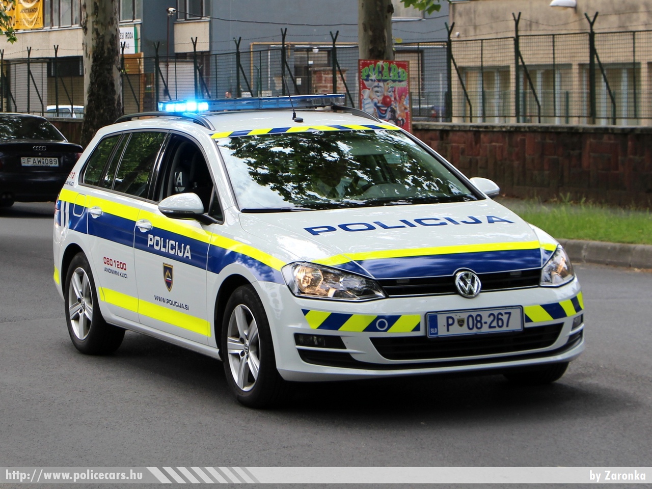 Volkswagen Golf VII Variant, fotó: Zaronka
Keywords: szlovén Szlovénia rendőr rendőrautó rendőrség police policecar Slovenia slovenian