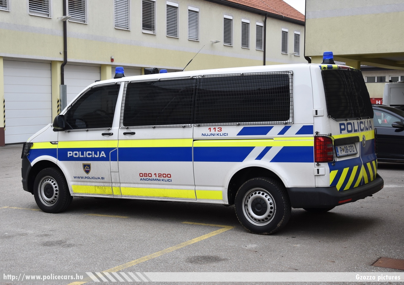 Volkswagen Transporter T6, fotó: Gzozzo pictures
Keywords: szlovén Szlovénia rendőr rendőrautó rendőrség police policecar Slovenia slovenian