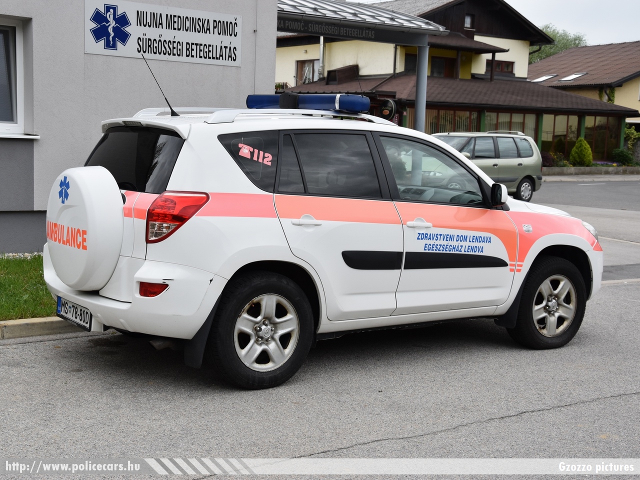 Toyota RAV4, Lendva, fotó: Gzozzo pictures
Keywords: szlovén Szlovénia mentő mentőautó Slovenia slovenian ambulance