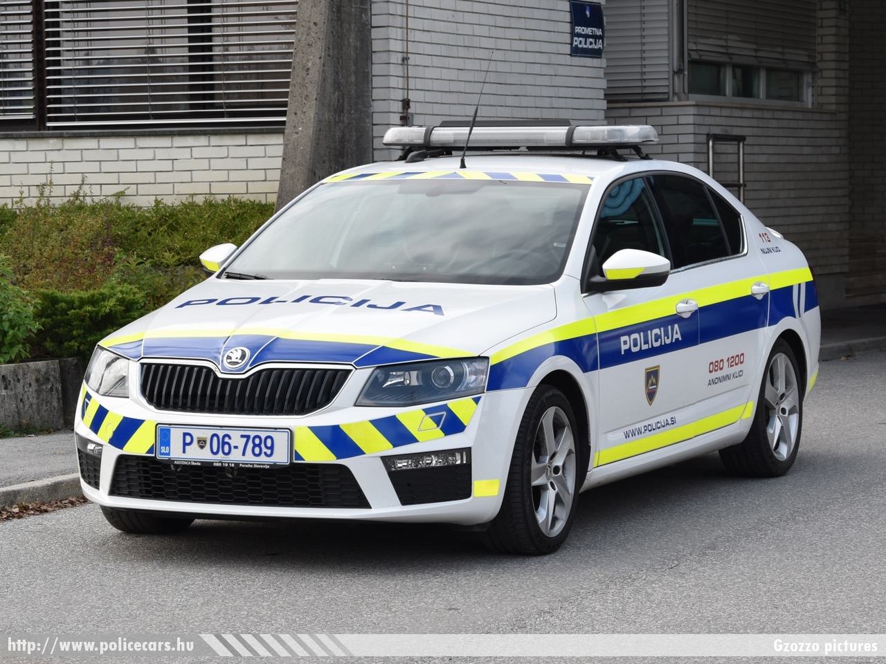 Keywords: szlovén Szlovénia rendőr rendőrautó rendőrség police policecar Slovenia slovenian