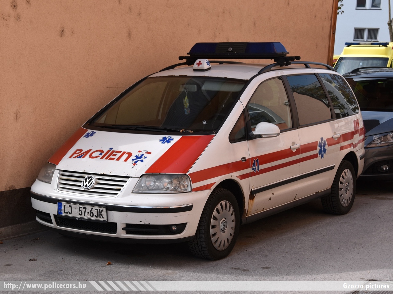 Volkswagen Sharan, fotó: Gzozzo pictures
Keywords: szlovén Szlovénia mentő mentőautó Slovenia slovenian ambulance