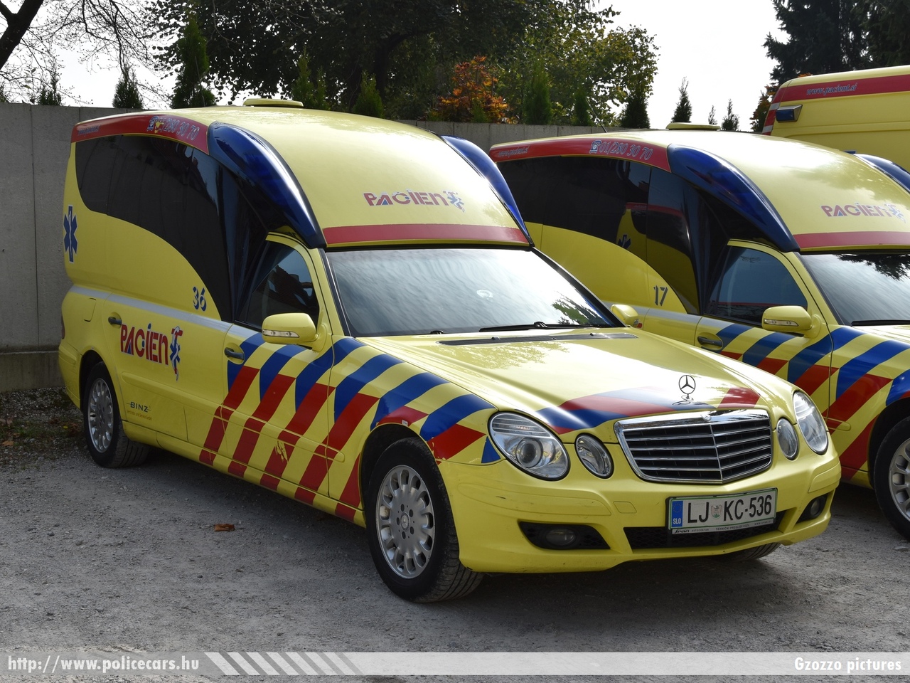Mercedes Benz E270CDI, fotó: Gzozzo pictures
Keywords: szlovén Szlovénia mentő mentőautó Slovenia slovenian ambulance