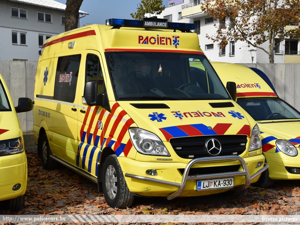Mercedes Sprinter II, fotó: Gzozzo pictures
Keywords: szlovén Szlovénia mentő mentőautó Slovenia slovenian ambulance