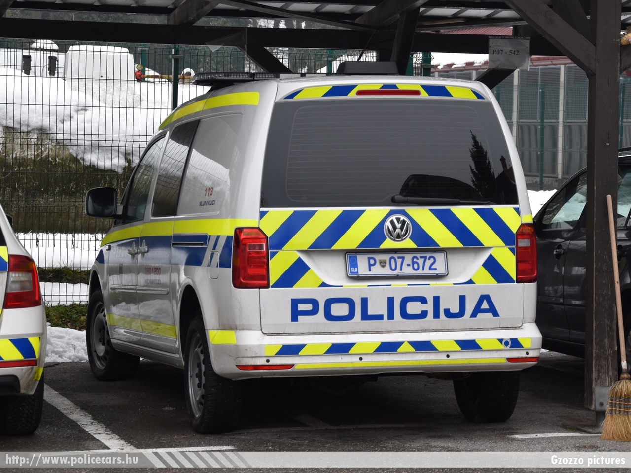 Volkswagen Caddy, fotó: Gzozzo pictures
Keywords: szlovén Szlovénia rendőr rendőrautó rendőrség police policecar Slovenia slovenian