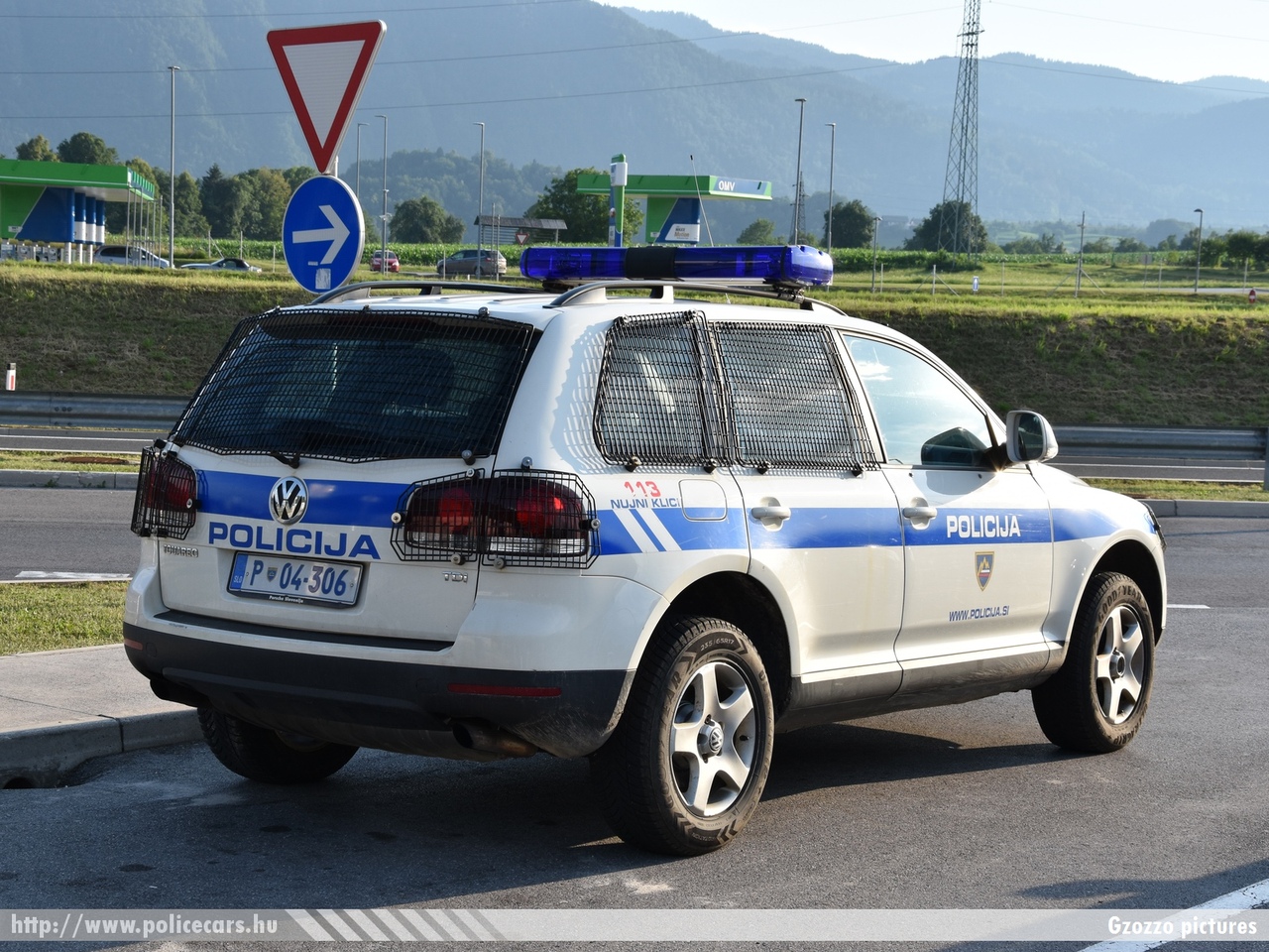 Volkswagen Touareg, fotó: Gzozzo pictures
Keywords: szlovén Szlovénia rendőr rendőrautó rendőrség police policecar Slovenia slovenian