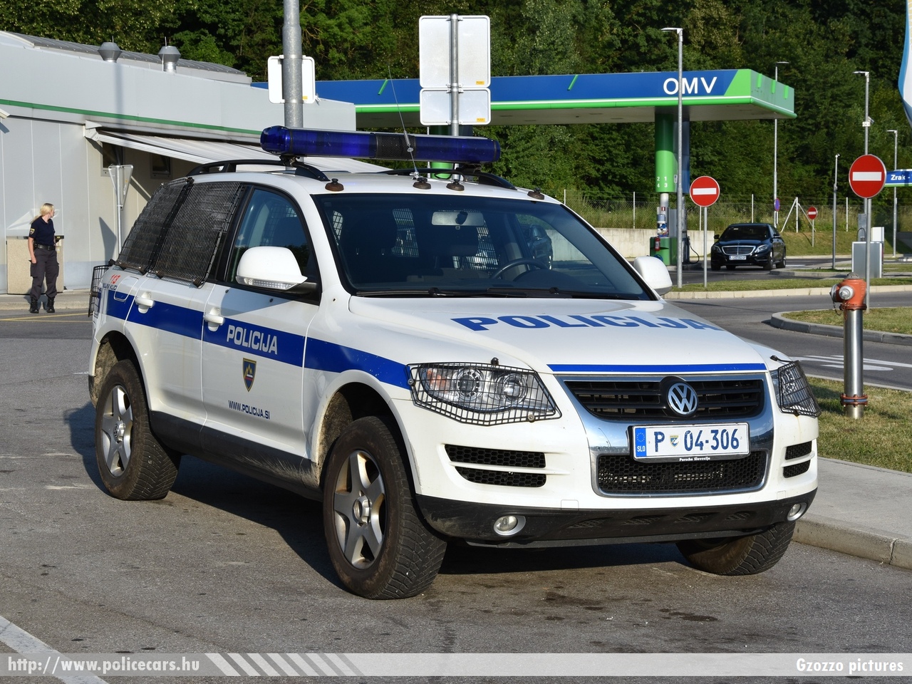 Volkswagen Touareg, fotó: Gzozzo pictures
Keywords: szlovén Szlovénia rendőr rendőrautó rendőrség police policecar Slovenia slovenian