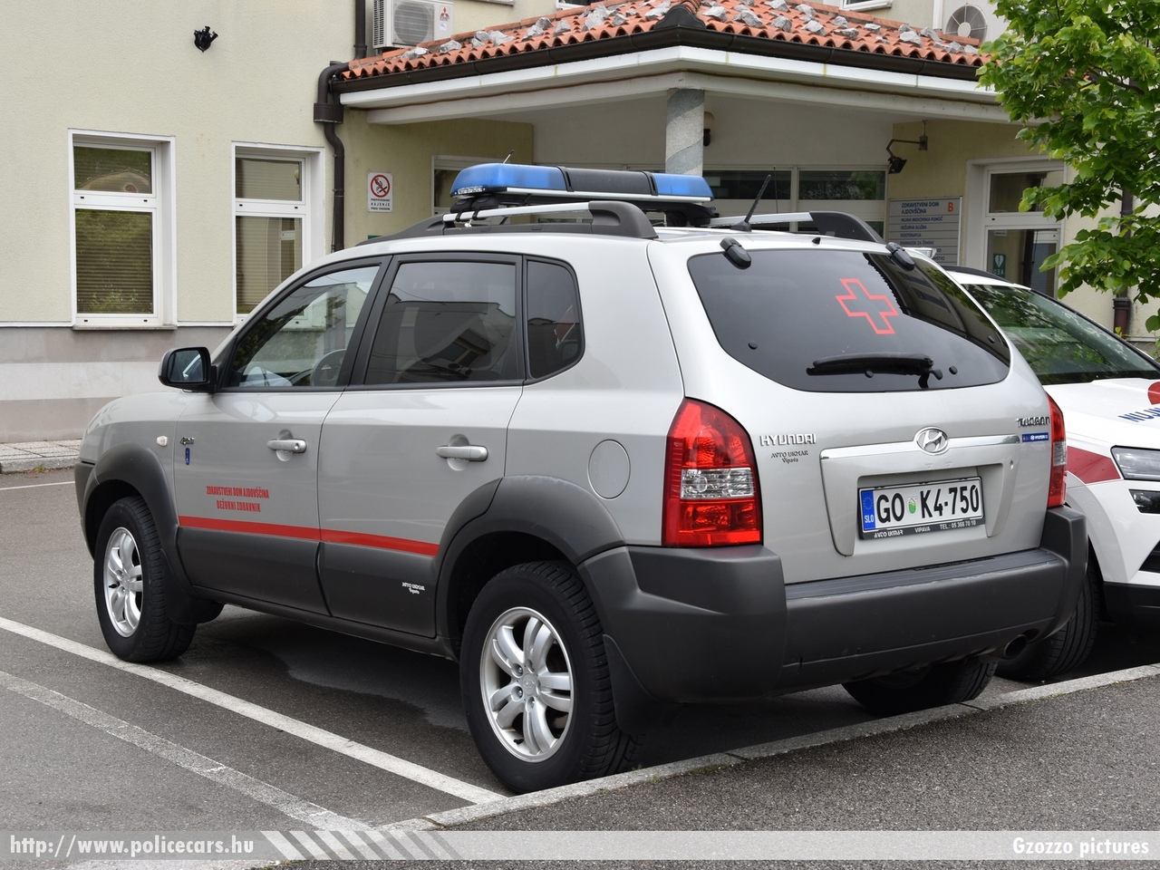 Hyundai Tucson, Ajdovscina, fotó: Gzozzo pictures
Keywords: szlovén Szlovénia mentő mentőautó Slovenia slovenian ambulance