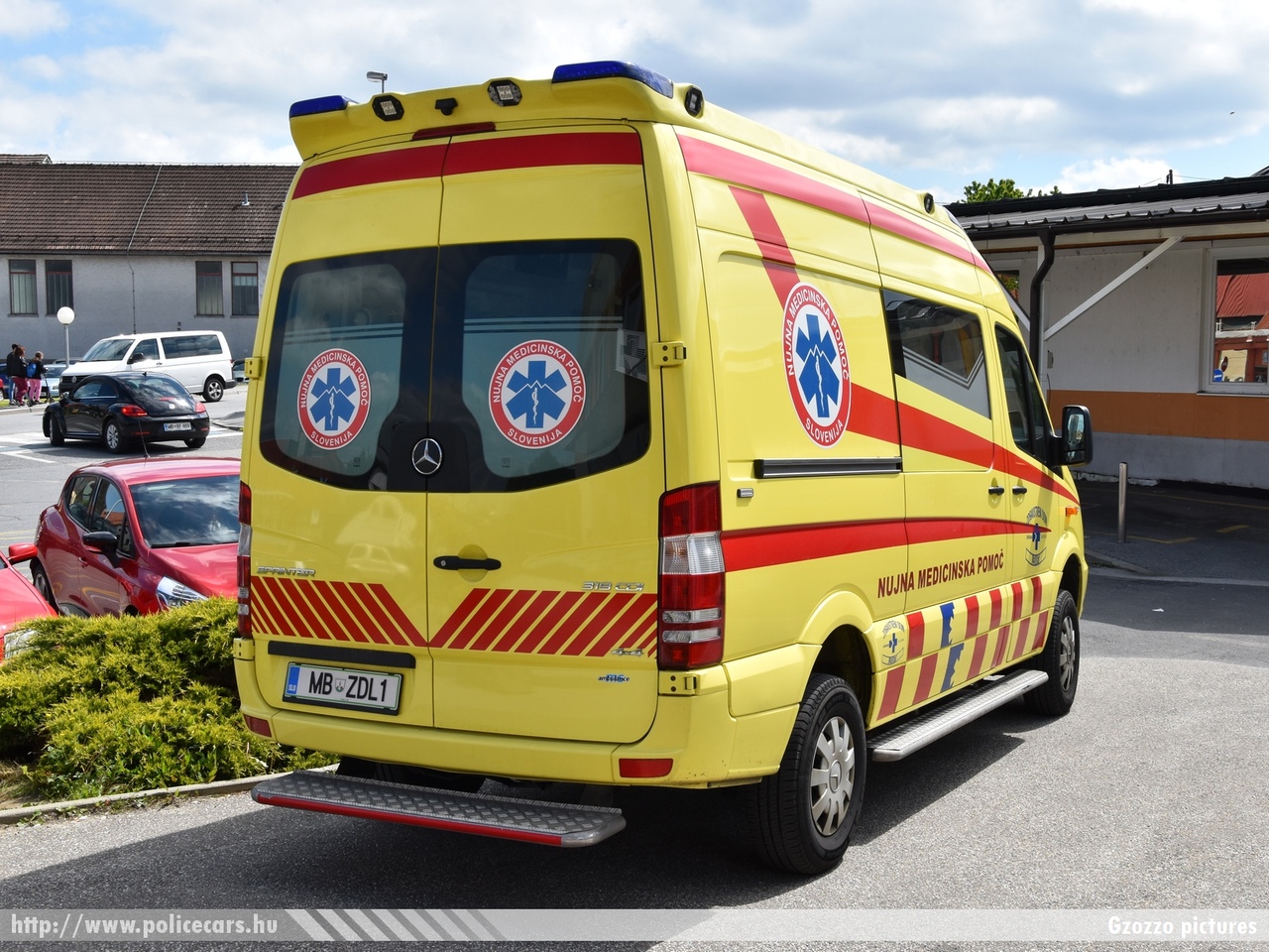 Mercedes Sprinter II facelift, Lenart, fotó: Gzozzo pictures
Keywords: szlovén Szlovénia mentő mentőautó Slovenia slovenian ambulance