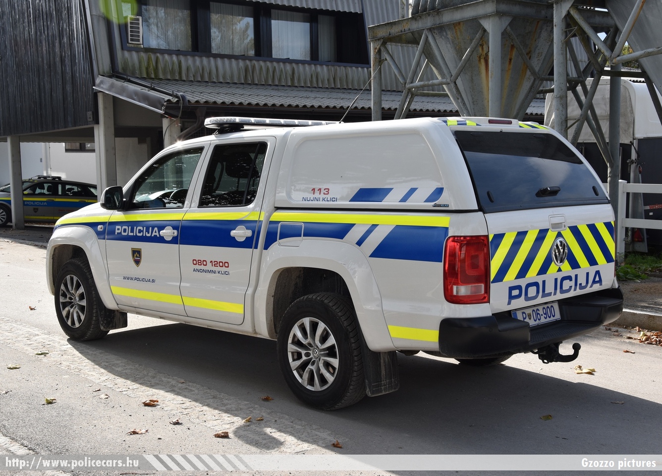 Volkswagen Amarok V6 TDI 4Motion, fotó: Gzozzo pictures
Keywords: szlovén Szlovénia rendőr rendőrautó rendőrség police policecar Slovenia slovenian