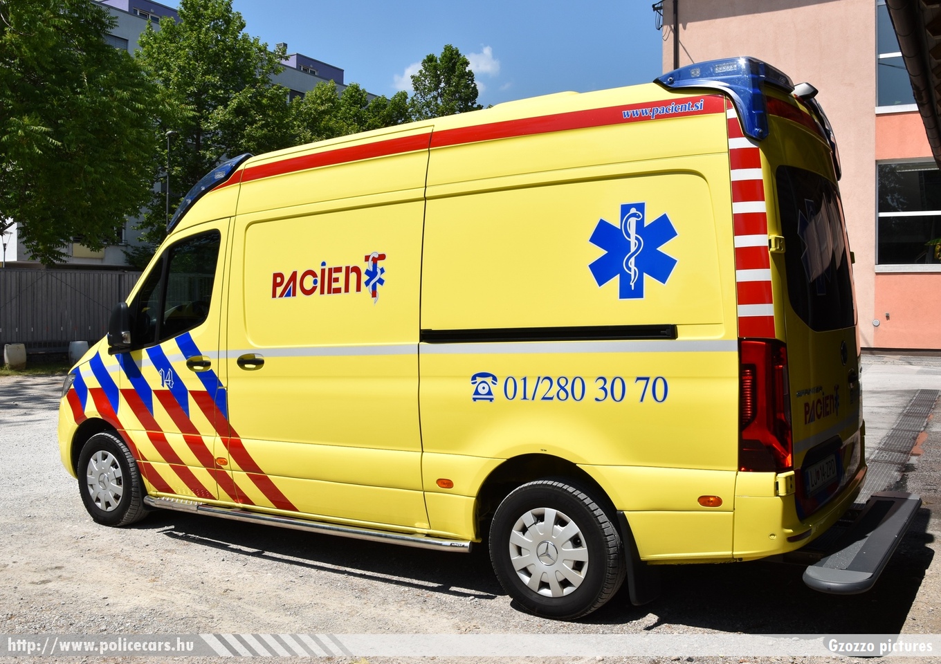 Mercedes Sprinter III, Pacient d.o.o., fotó: Gzozzo pictures
Keywords: szlovén Szlovénia mentő mentőautó Slovenia slovenian ambulance
