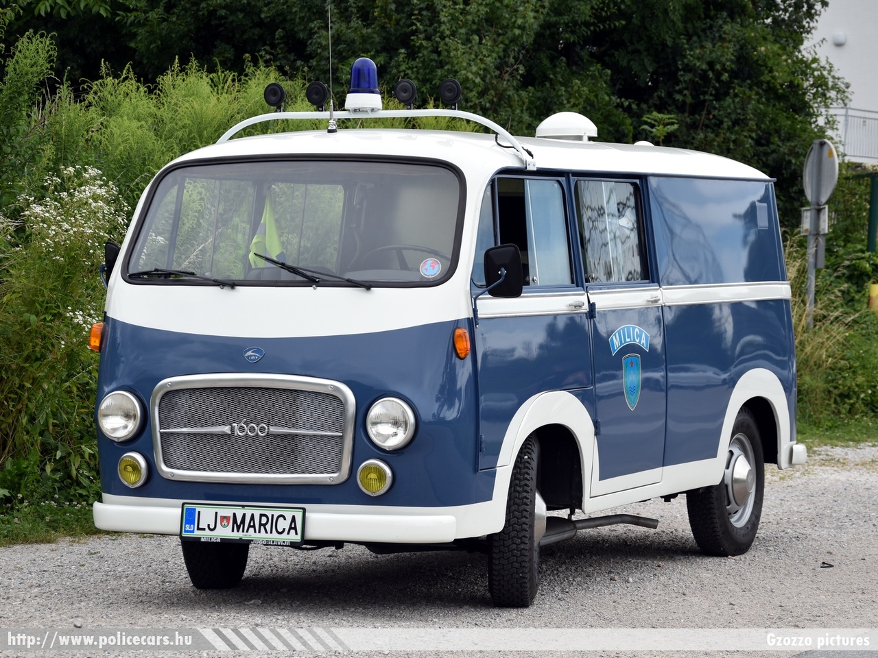 IMV 1600 Milica 1974, Ljubljana Milica Dru¹tvo Starodobnih Policijskih Vozil, fotó: Gzozzo pictures
Keywords: szlovén Szlovénia rendőr rendőrautó rendőrség police policecar Slovenia slovenian