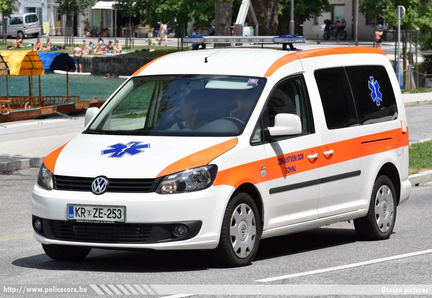 Volkswagen Caddy, Zdravstveni Dom Bohinj, fotó: Gzozzo pictures
Keywords: szlovén Szlovénia mentő mentőautó Slovenia slovenian ambulance