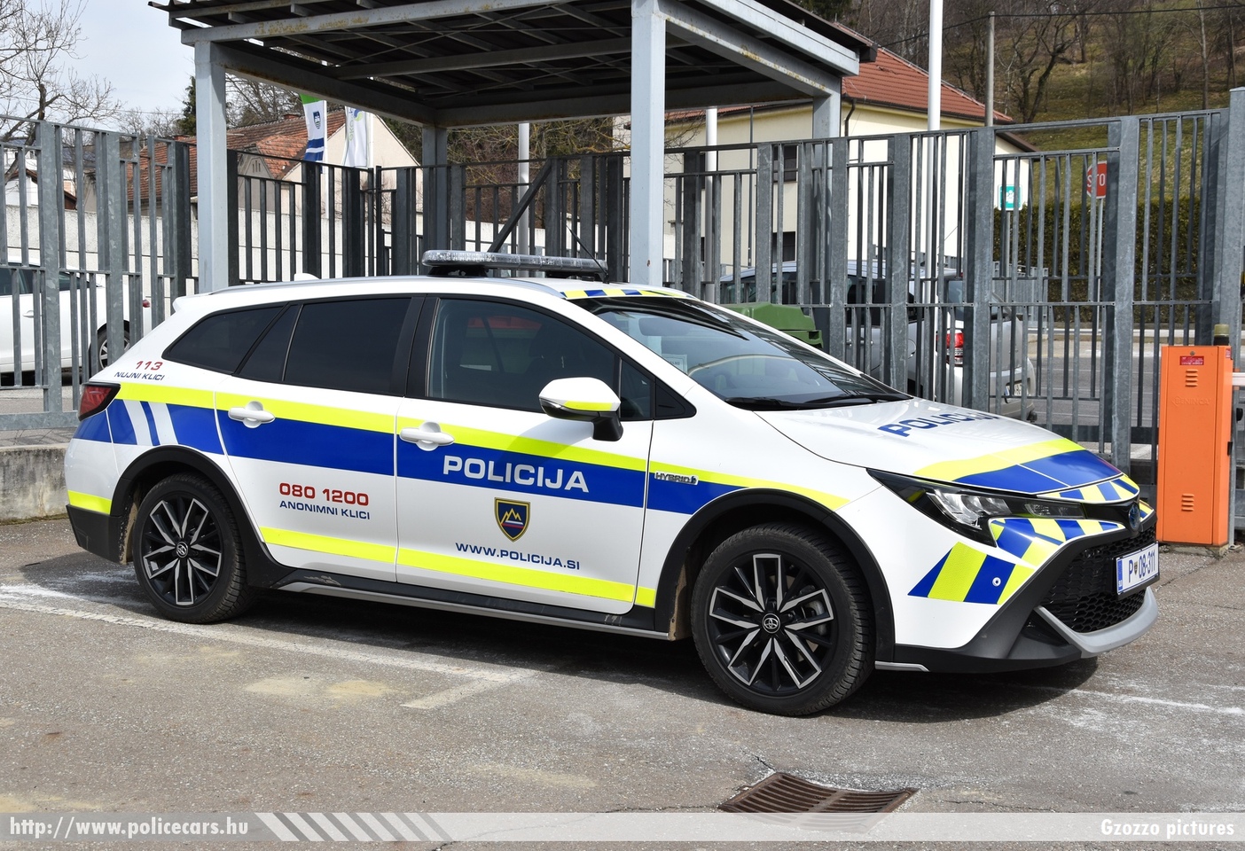 Toyota Corolla Touring Sports 2.0 Trek, fotó: Gzozzo pictures
Keywords: szlovén Szlovénia rendőr rendőrautó rendőrség police policecar Slovenia slovenian