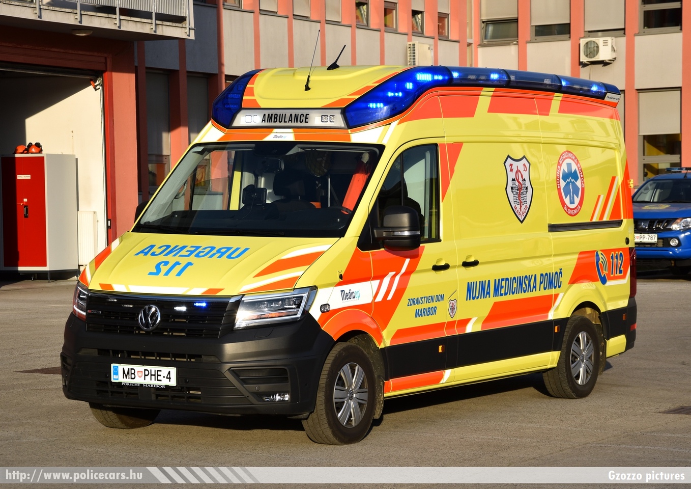 Volkswagen Crafter Medicop ProSaver CR, Zdravstveni dom Maribor, Nujna medicinska pomoc, fotó: Gzozzo pictures
Keywords: szlovén Szlovénia mentő mentőautó Slovenia slovenian ambulance