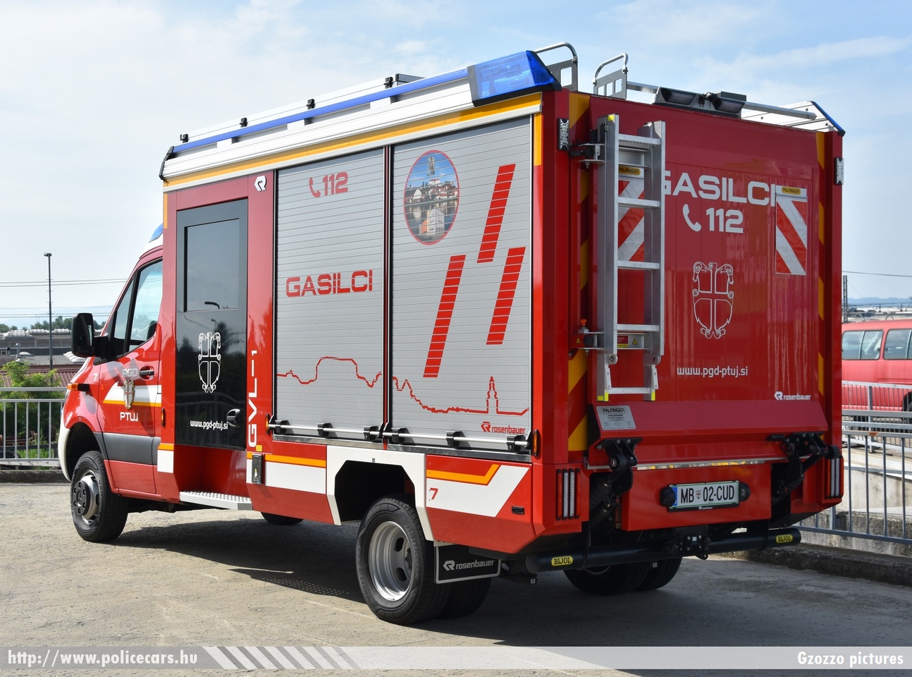 Mercedes Sprinter 519 CDI 4x4 Rosenbauer GVL-1 (gasilsko vozilo za logistiko), PGD Ptuj, fotó: Gzozzo pictures
Keywords: szlovén Szlovénia tûzoltóautó tûzoltóság tûzoltó slovenian Slovenia fire firetruck