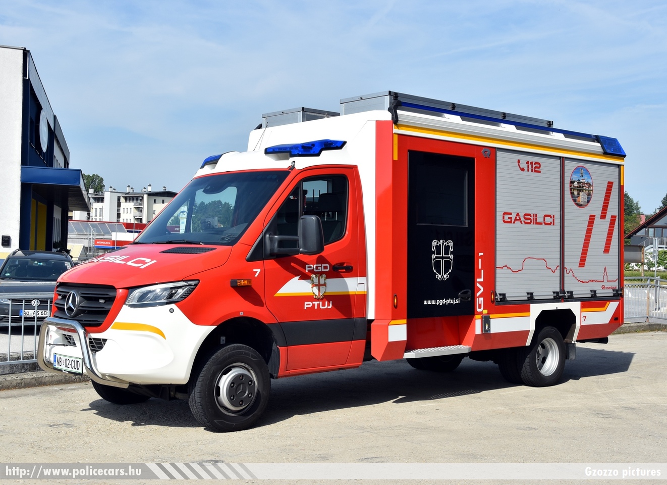 Mercedes Sprinter 519 CDI 4x4 Rosenbauer GVL-1 (gasilsko vozilo za logistiko), PGD Ptuj, fotó: Gzozzo pictures
Keywords: szlovén Szlovénia tûzoltóautó tûzoltóság tûzoltó slovenian Slovenia fire firetruck