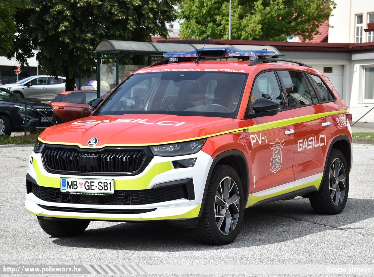 Skoda Kodiaq 4x4 PV-1 (poveljnisko vozilo), PGD Slovenska Bistrica, fotó: Gzozzo pictures
Keywords: szlovén Szlovénia tûzoltóautó tûzoltóság tûzoltó slovenian Slovenia fire firetruck