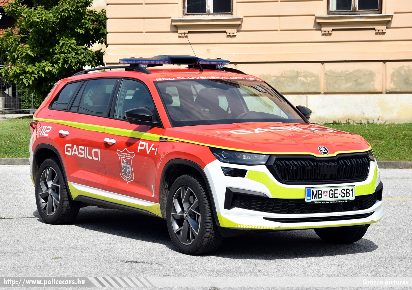 Skoda Kodiaq 4x4 PV-1 (poveljnisko vozilo), PGD Slovenska Bistrica, fotó: Gzozzo pictures
Keywords: szlovén Szlovénia tûzoltóautó tûzoltóság tûzoltó slovenian Slovenia fire firetruck