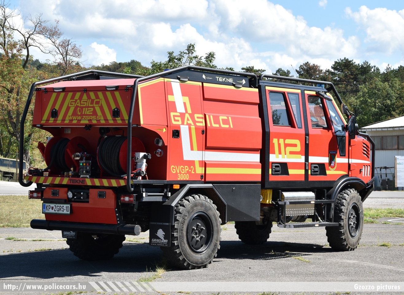 Tekne Graelión 85 GVGP-2 3000 (gasilsko vozilo za gašenje gozdnih požarov), Zavod za gasilno in reševalno službo (ZGRS) Sežana, fotó: Gzozzo pictures
Keywords: szlovén Szlovénia tûzoltóautó tûzoltóság tûzoltó slovenian Slovenia fire firetruck