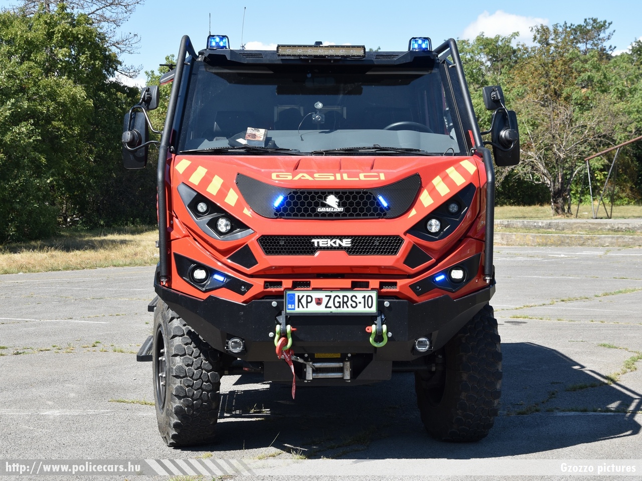 Tekne Graelión 85 GVGP-2 3000 (gasilsko vozilo za gašenje gozdnih požarov), Zavod za gasilno in reševalno službo (ZGRS) Sežana, fotó: Gzozzo pictures
Keywords: szlovén Szlovénia tûzoltóautó tûzoltóság tûzoltó slovenian Slovenia fire firetruck