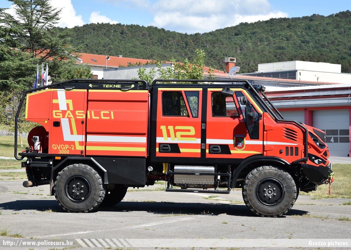 Tekne Graelión 85 GVGP-2 3000 (gasilsko vozilo za gašenje gozdnih požarov), Zavod za gasilno in reševalno službo (ZGRS) Sežana, fotó: Gzozzo pictures
Keywords: szlovén Szlovénia tûzoltóautó tûzoltóság tûzoltó slovenian Slovenia fire firetruck