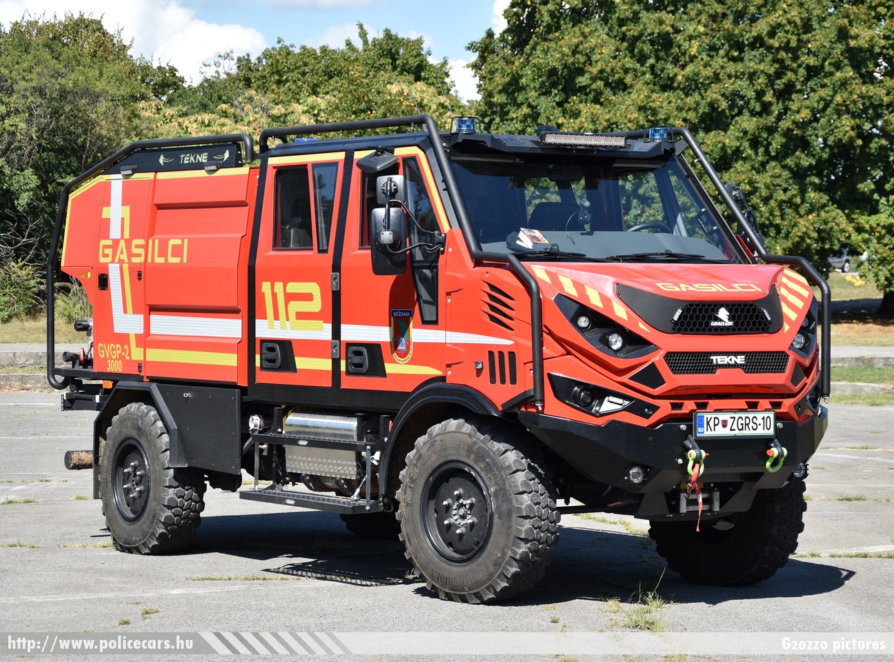 Tekne Graelión 85 GVGP-2 3000 (gasilsko vozilo za gašenje gozdnih požarov), Zavod za gasilno in reševalno službo (ZGRS) Sežana, fotó: Gzozzo pictures
Keywords: szlovén Szlovénia tûzoltóautó tûzoltóság tûzoltó slovenian Slovenia fire firetruck