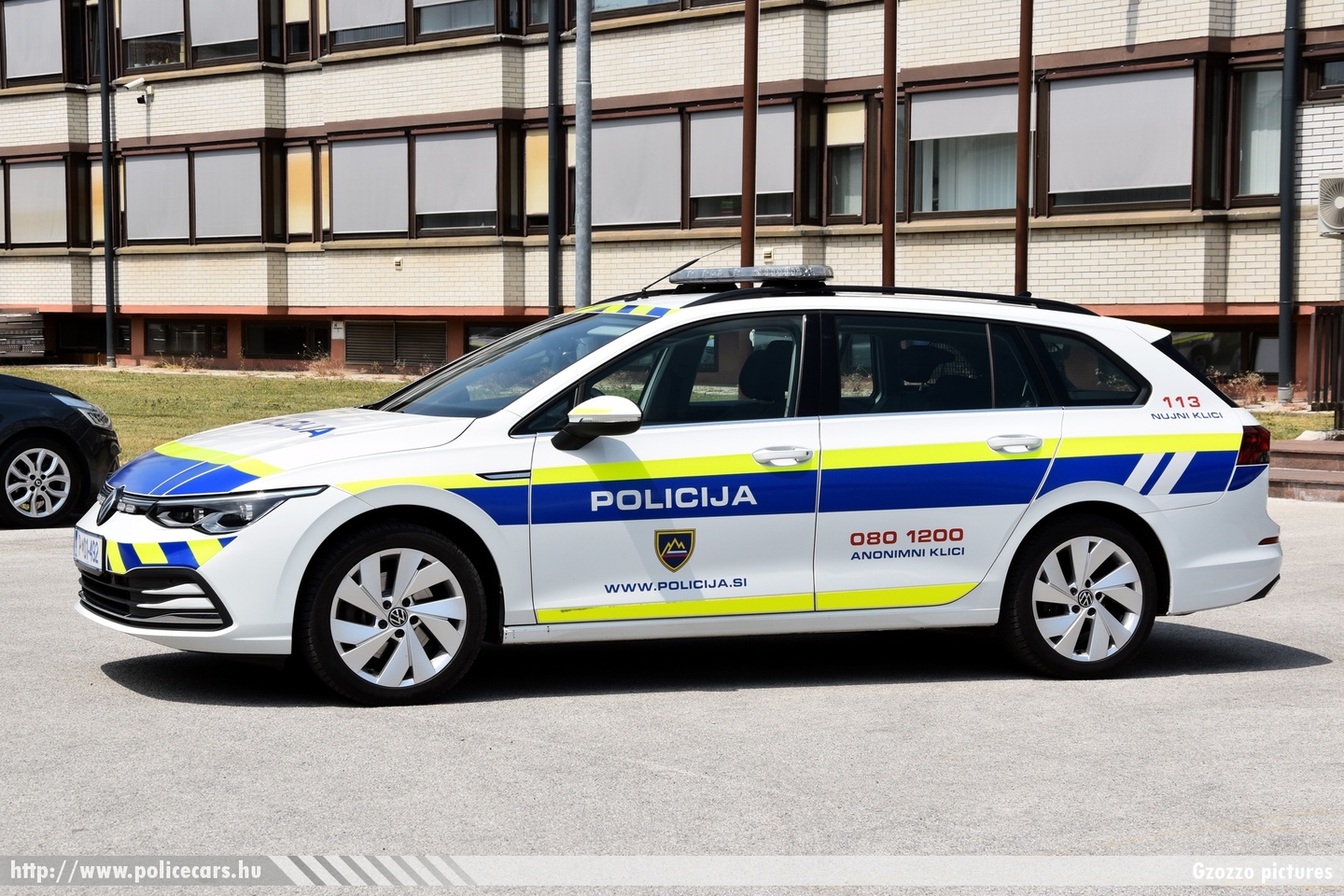 Volkswagen Golf VIII Variant, Policija, fotó: Gzozzo pictures
Keywords: szlovén Szlovénia rendőr rendőrautó rendőrség police policecar Slovenia slovenian policija