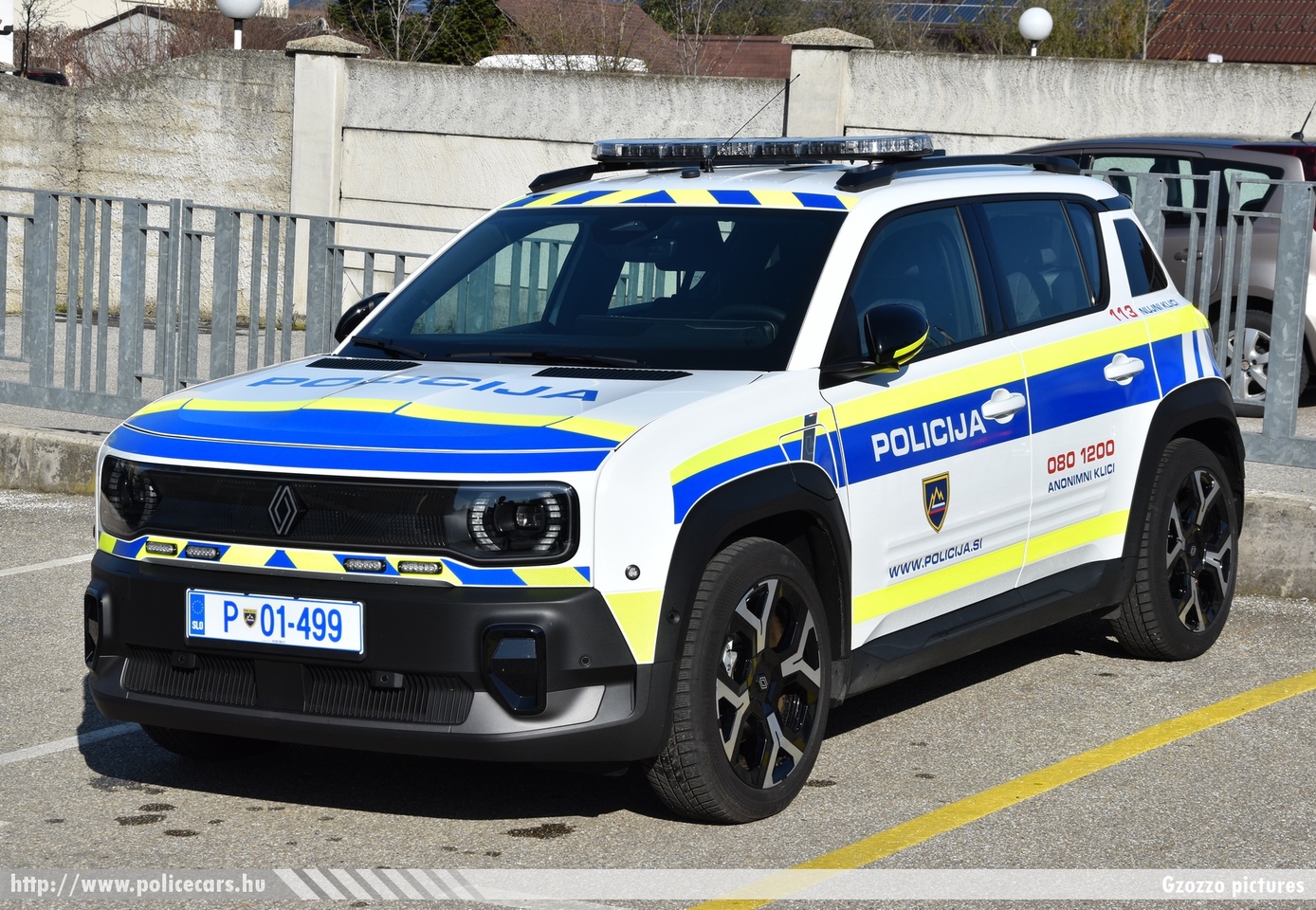 Renault 4 E-Tech, Policija, fotó: Gzozzo pictures
Keywords: szlovén Szlovénia rendőr rendőrautó rendőrség police policecar Slovenia slovenian policija