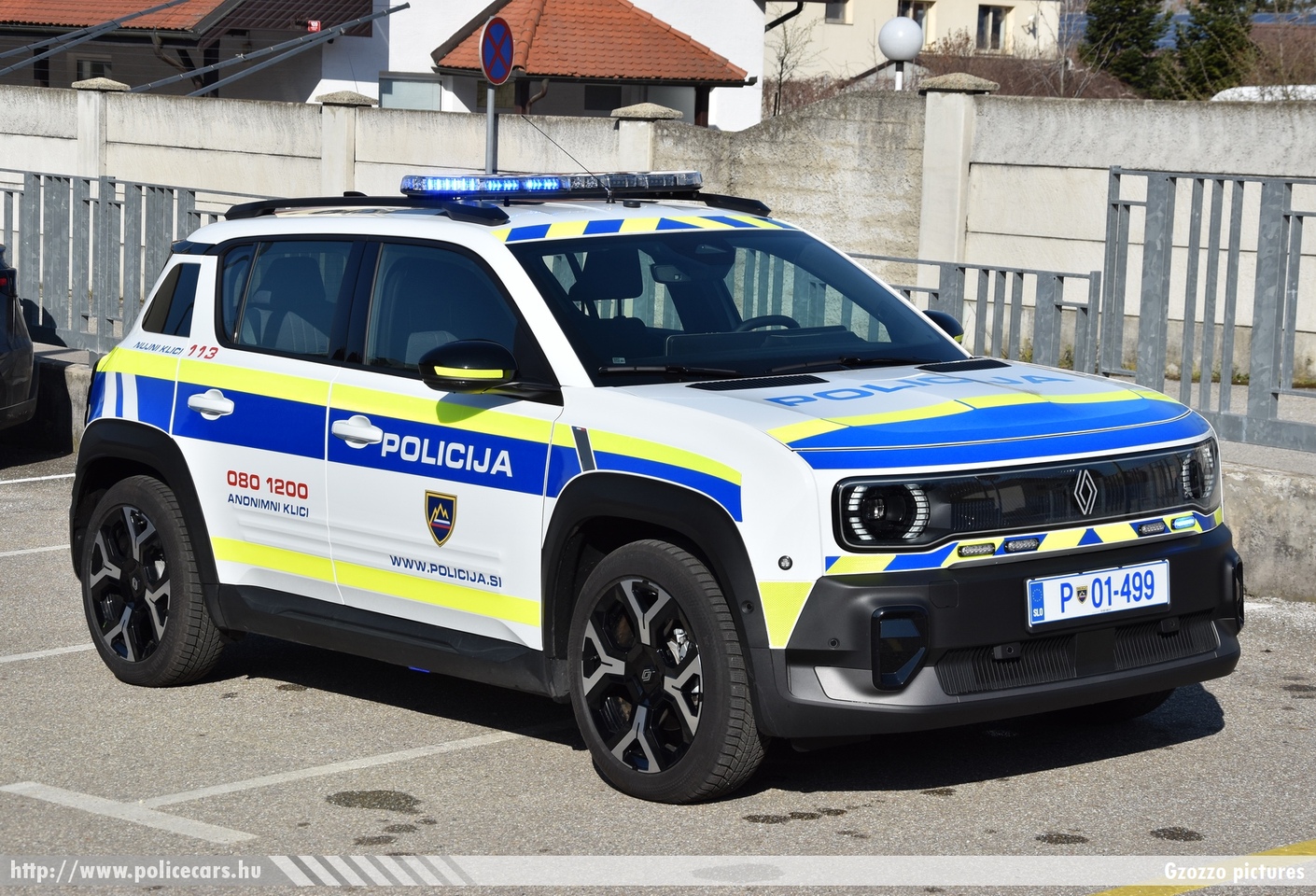 Renault 4 E-Tech, Policija, fotó: Gzozzo pictures
Keywords: szlovén Szlovénia rendőr rendőrautó rendőrség police policecar Slovenia slovenian policija