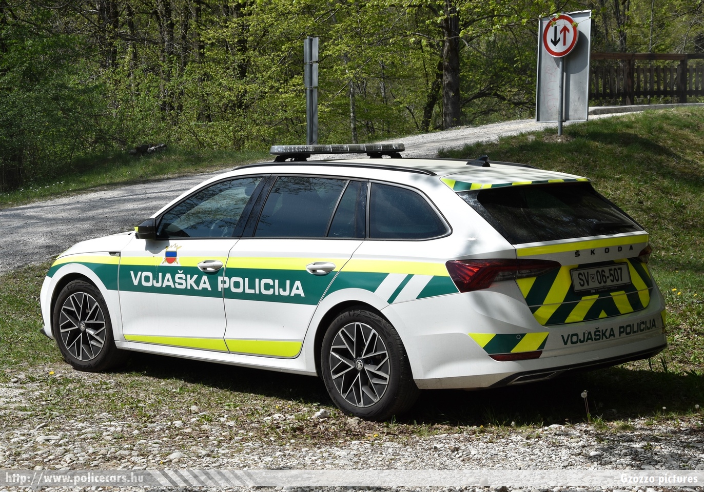 Skoda Octavia IV, Slovenska vojska, Vojska policija, fotó: Gzozzo pictures
Keywords: szlovén Szlovénia katonai slovenian Slovenia military rendőr rendőrautó rendőrség katonai rendészet police policecar