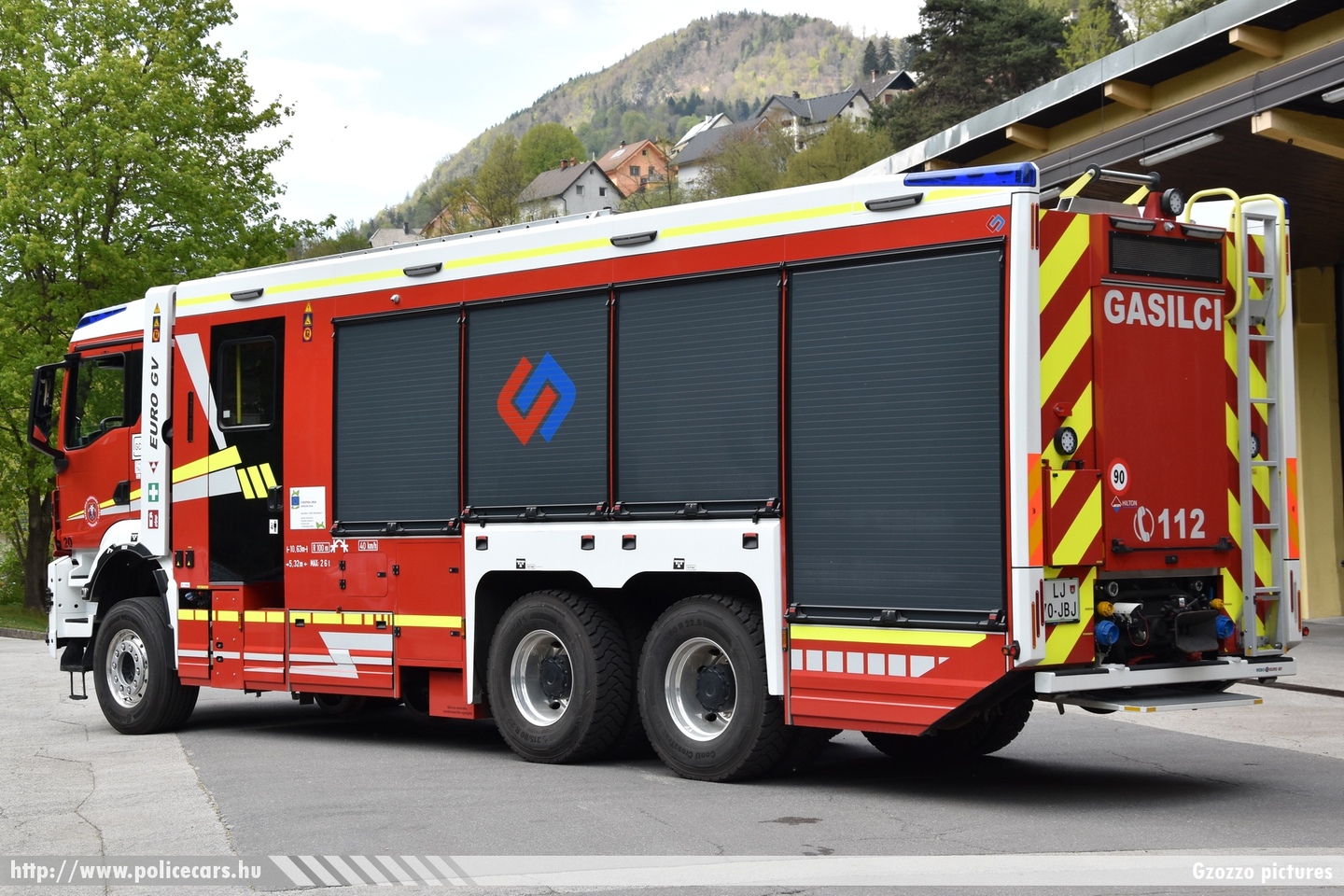 MAN TGS 33.510 Euro GV DSGV (Dvopotno specialno gasilsko vozilo), Gasilsko reševalna služba Jesenice, fotó: Gzozzo pictures
Keywords: szlovén Szlovénia tûzoltóautó tûzoltóság tûzoltó slovenian Slovenia fire firetruck