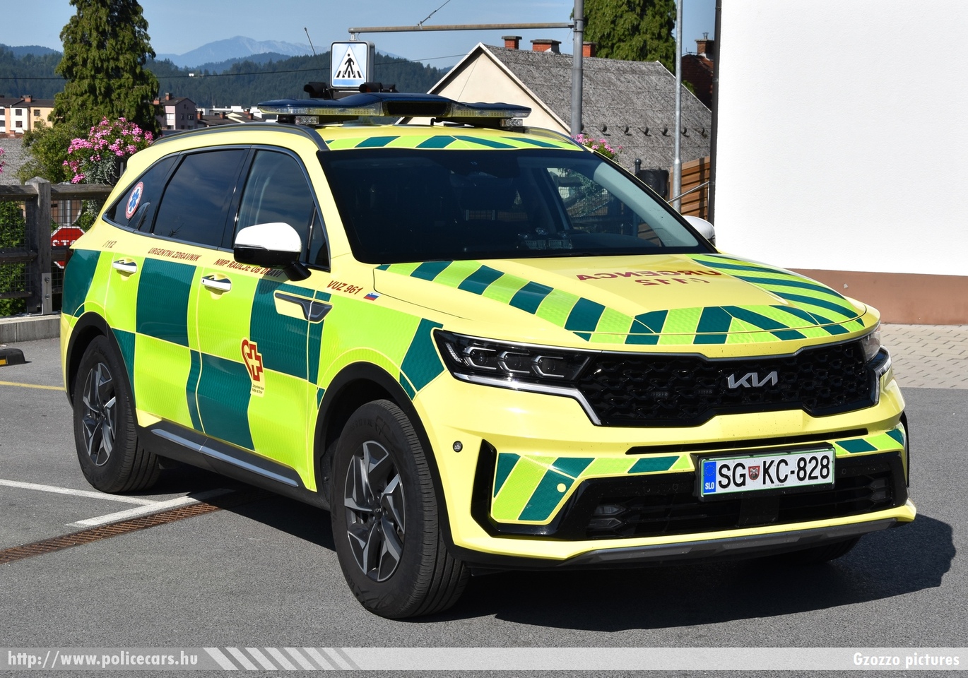 Kia Sorento, Vozilo urgentnega zdravnika (VUZ), Zdravstveni dom Radlje ob Dravi, fotó: Gzozzo pictures
Keywords: szlovén Szlovénia mentő mentőautó Slovenia slovenian ambulance