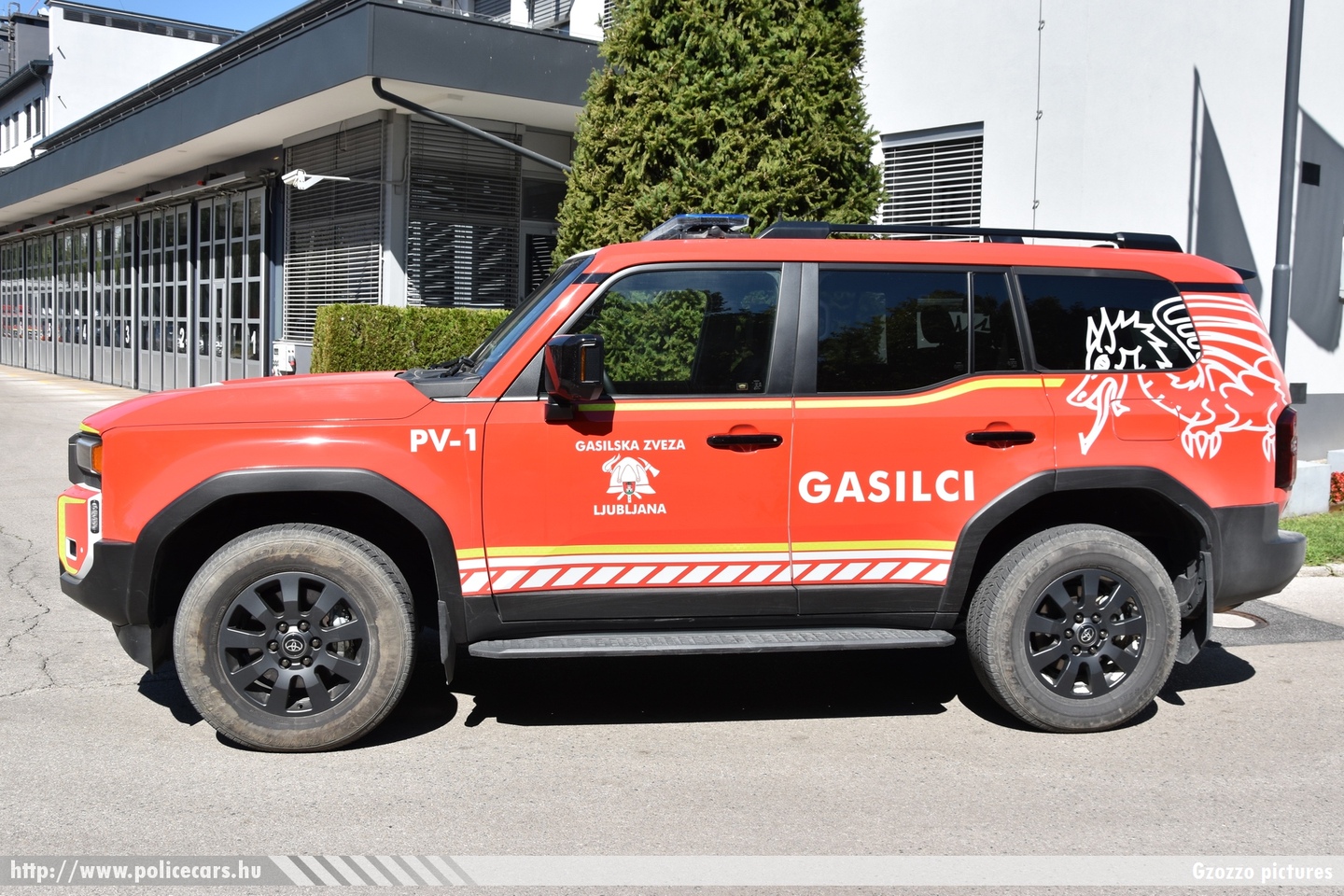 Toyota Land Cruiser 250 PV-1, Gasilska zveza Ljubljana, fotó: Gzozzo pictures
Keywords: szlovén Szlovénia tûzoltóautó tûzoltóság tûzoltó slovenian Slovenia fire firetruck