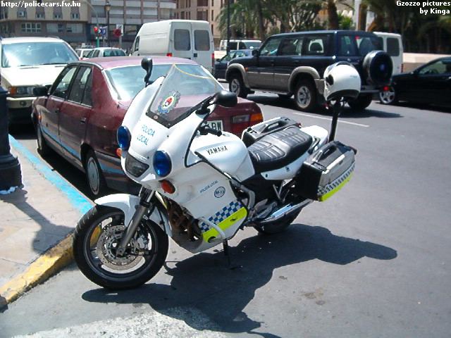 Yamaha, fotó: Kinguc
Keywords: rendőr rendőrmotor rendőrség spanyol Spanyolország