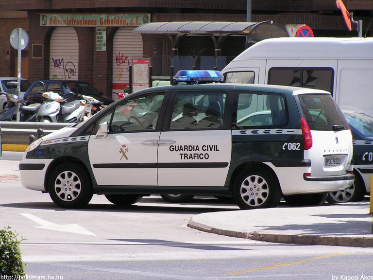 Peugeot 807, fotó: Kaposi Ákos
Keywords: rendőr rendőrautó rendőrség spanyol Spanyolország