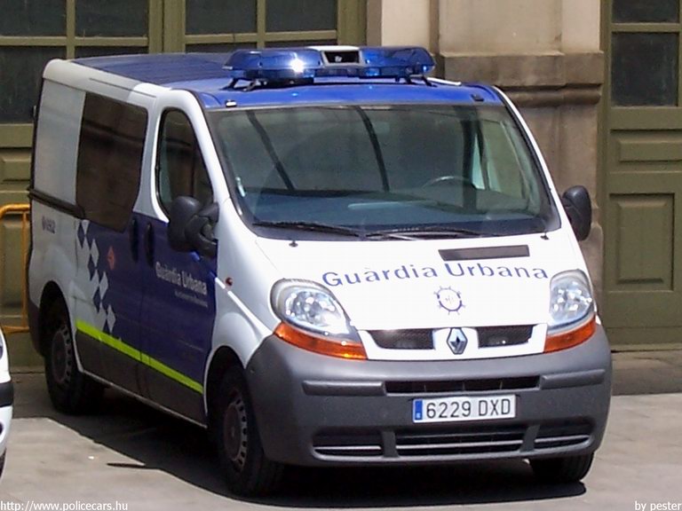 Renault Trafic, fotó: pester
Keywords: rendőr rendőrautó rendőrség spanyol Spanyolország