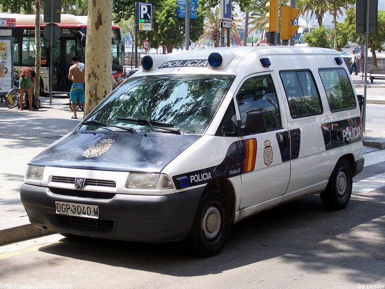 Peugeot Expert, fotó: pester
Keywords: rendőr rendőrautó rendőrség spanyol Spanyolország