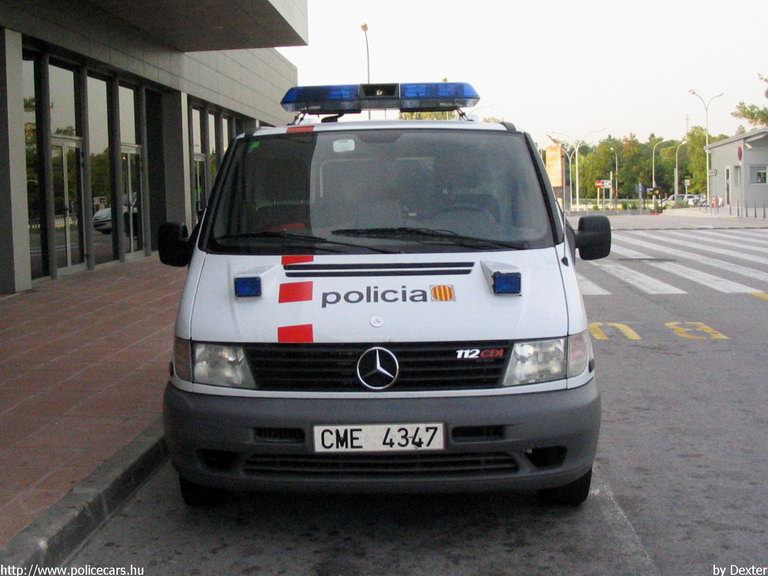 Mercedes Vito, fotó: Dexter
Keywords: rendőr rendőrautó rendőrség spanyol Spanyolország