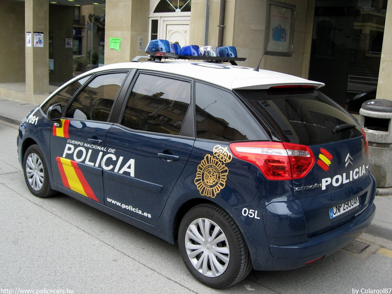 Citroen C4, fotó: Colargol87
Keywords: rendőr rendőrautó rendőrség spanyol Spanyolország