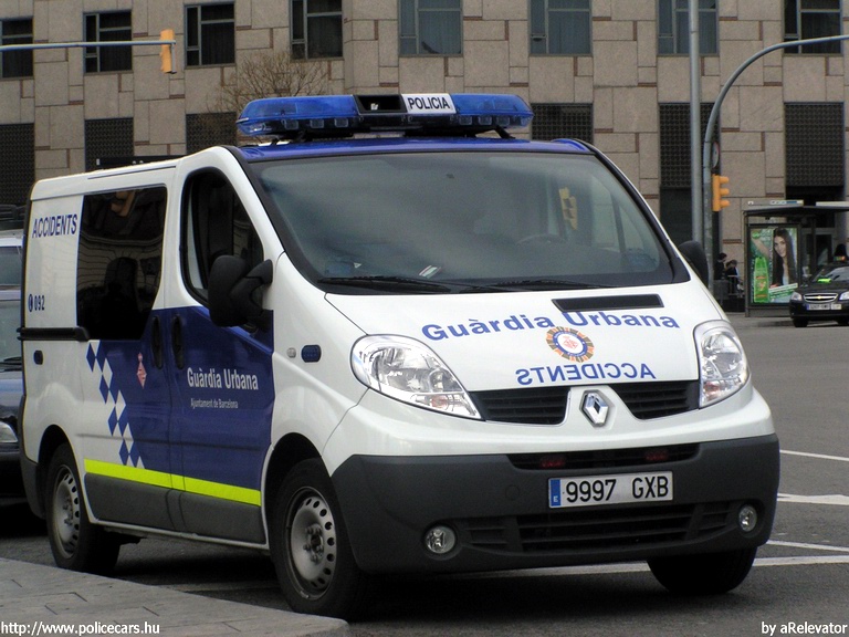 Renault Trafic, fotó: aRelevator
Keywords: rendőr rendőrautó rendőrség spanyol Spanyolország
