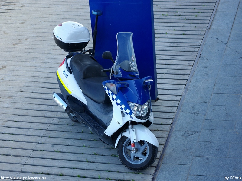 Honda, fotó: PChris
Keywords: spanyol Spanyolország rendőr rendőrmotor rendőrség motor